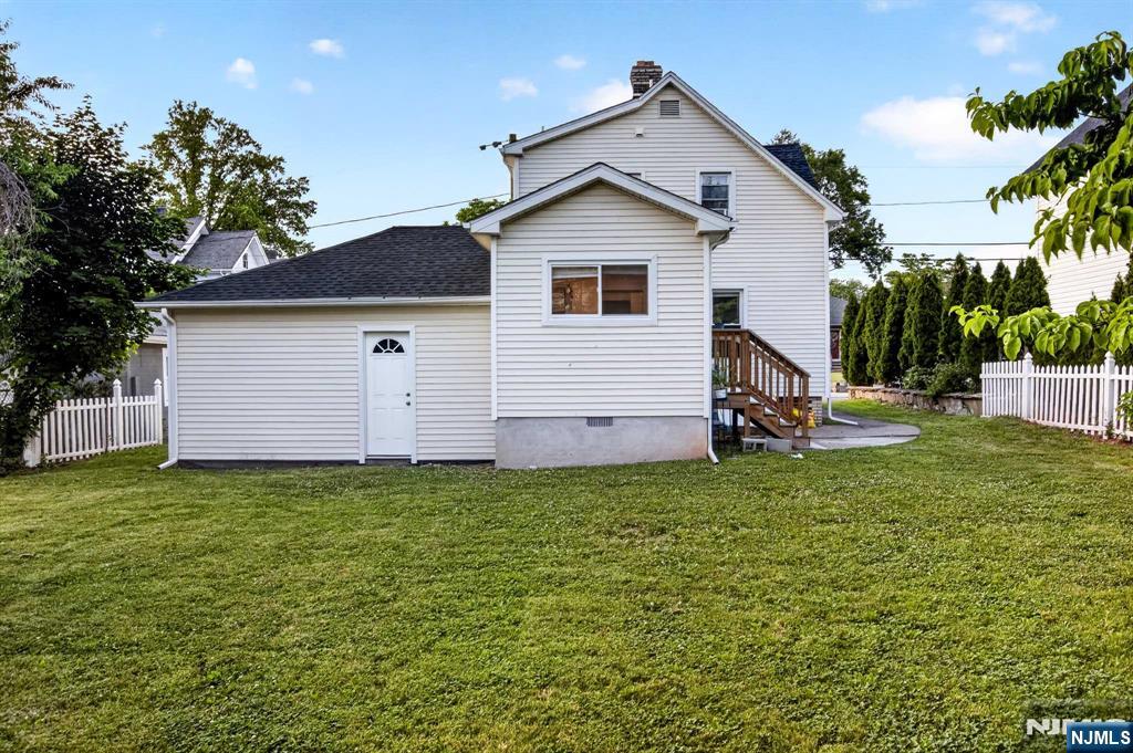 56 Bergen Ave, Bergenfield, NJ 07621