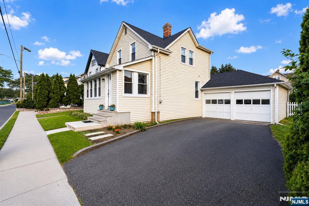 56 Bergen Avenue - Photo 3