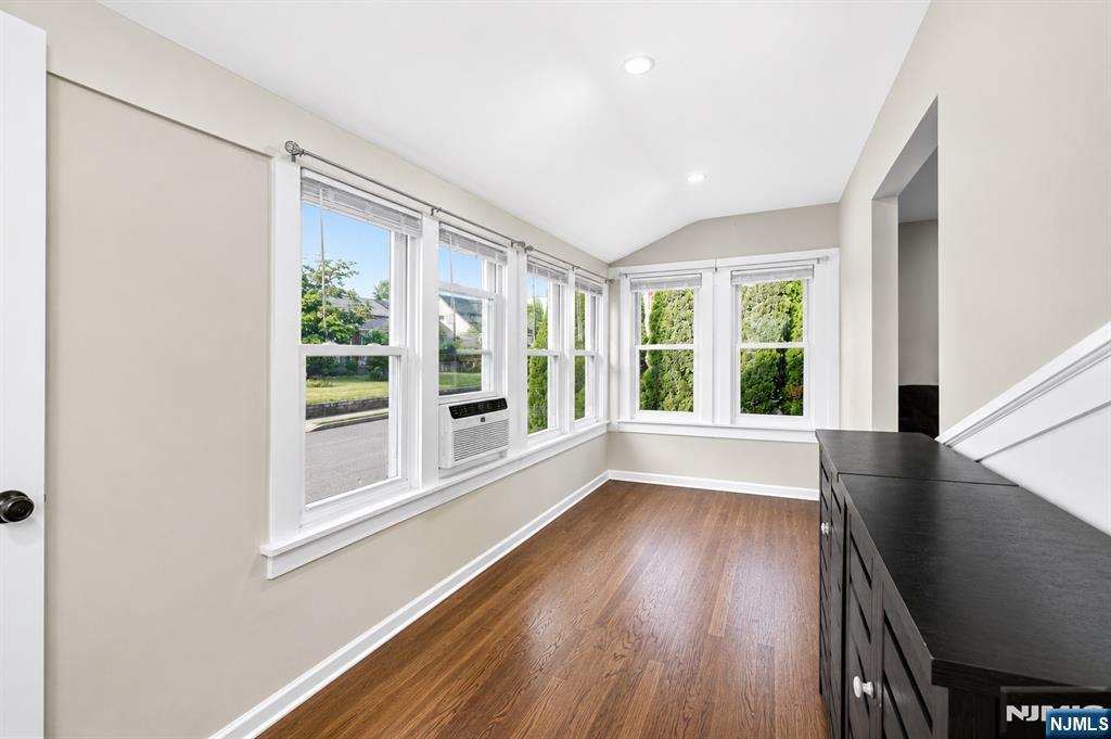 56 Bergen Avenue - Photo 4
