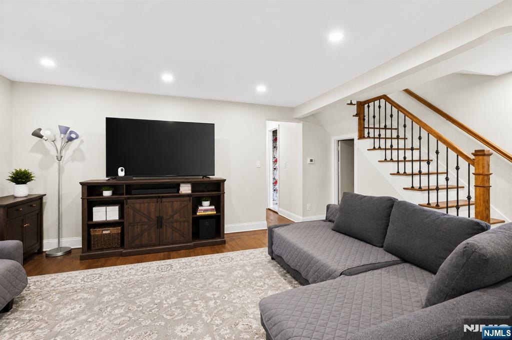 56 Bergen Avenue - Photo 5