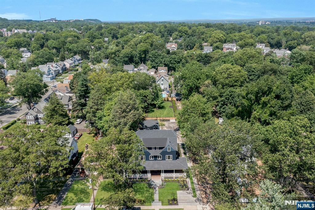 82-84 Watchung Avenue — photo 46