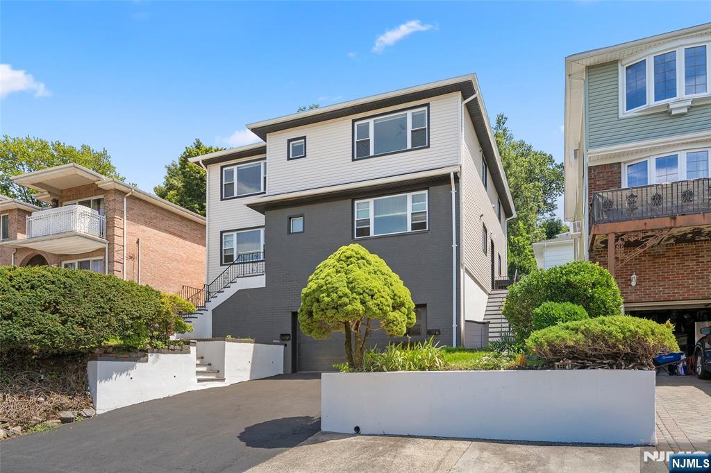 432 Oak Street - Photo 1