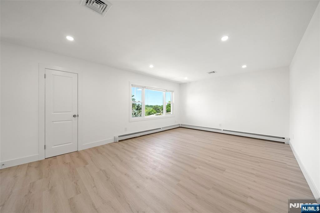 432 Oak Street - Photo 4