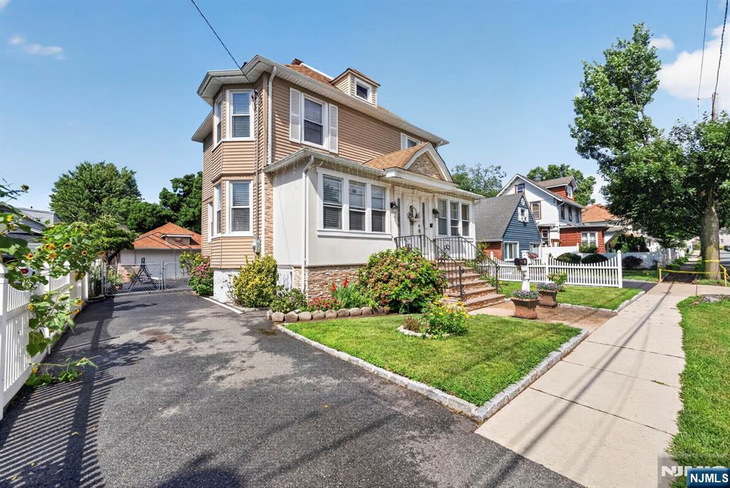 30 Elm Street - Photo 2
