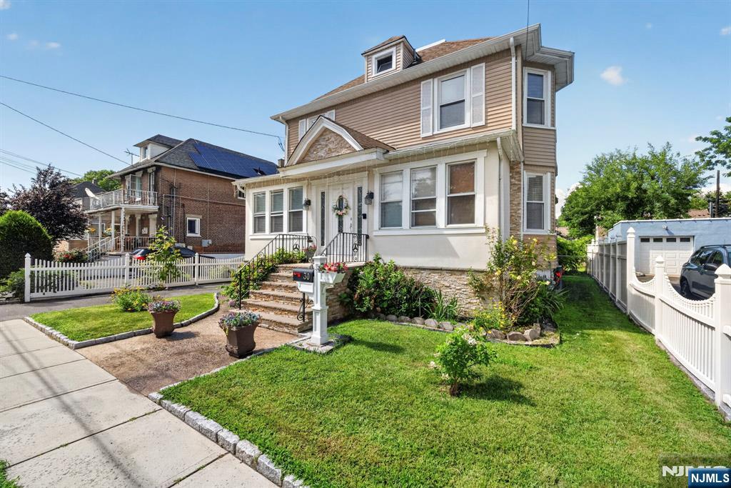 30 Elm St, Ridgefield Park, NJ 07660