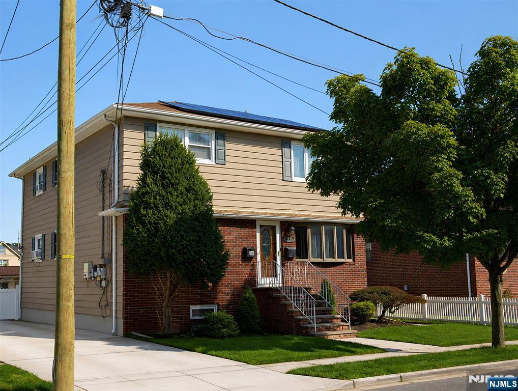 226 Irving Pl, Lyndhurst, NJ 07071