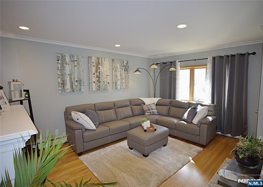 226 Irving Pl, Lyndhurst, NJ 07071