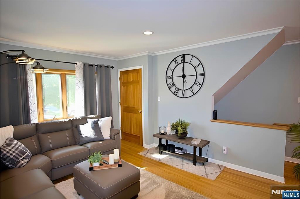 226 Irving Pl, Lyndhurst, NJ 07071
