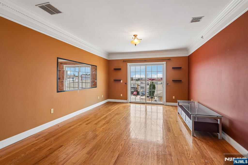 411-419 Chestnut 3 B - Photo 2
