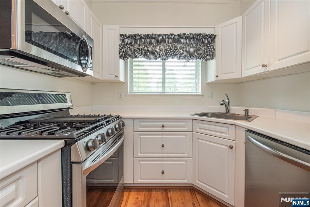 607 Brittany Drive - Photo 2