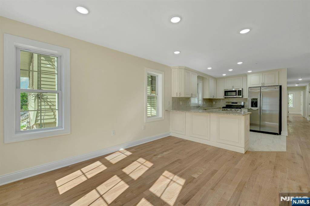 58 Vermont Avenue - Photo 2