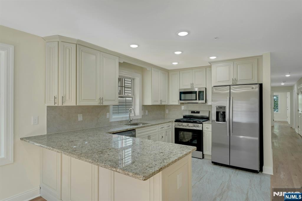 58 Vermont Avenue - Photo 3