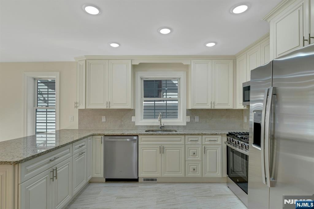 58 Vermont Avenue - Photo 4
