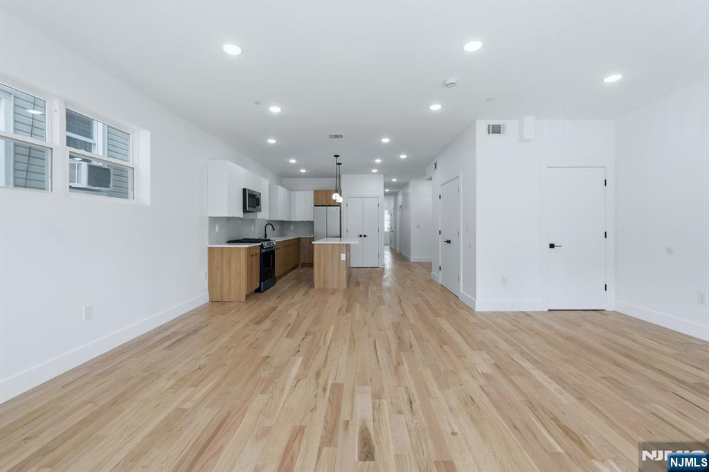 369 6th Avenue - Photo 5
