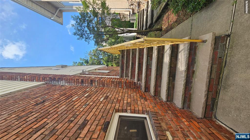 380 Coolidge Avenue - Photo 2