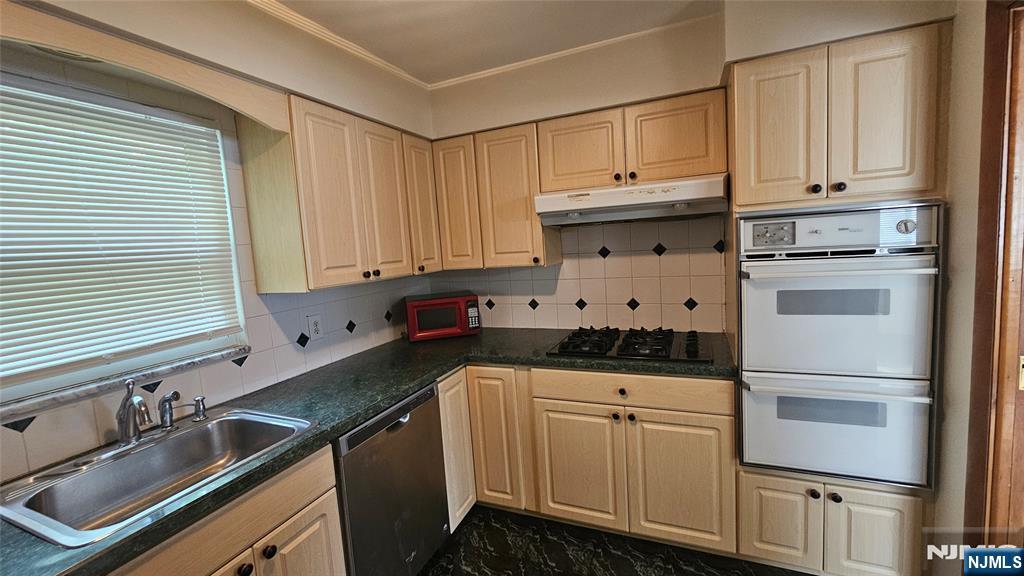 380 Coolidge Avenue - Photo 5
