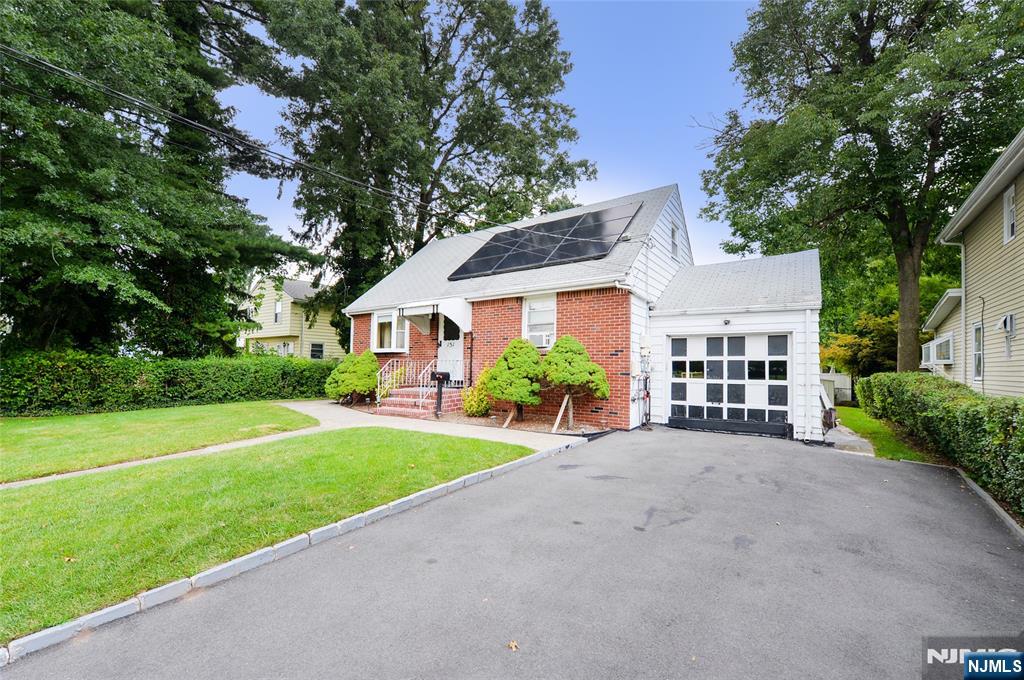 151 Hickory Ave, Bergenfield, NJ 07621