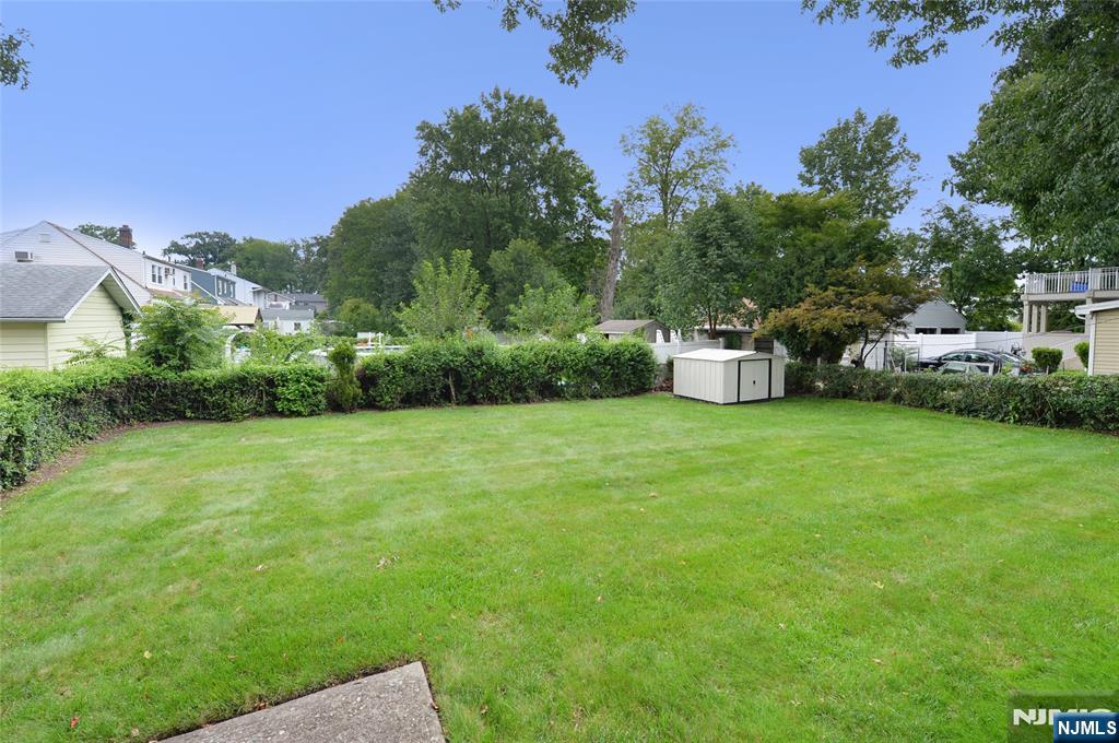 151 Hickory Ave, Bergenfield, NJ 07621