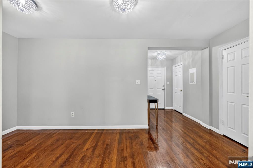 19 Lyons 204 - Photo 2