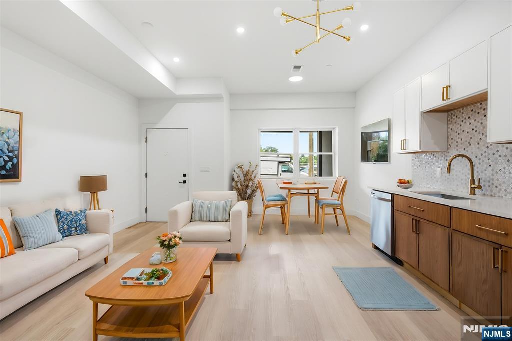 647 10th Street - Photo 3