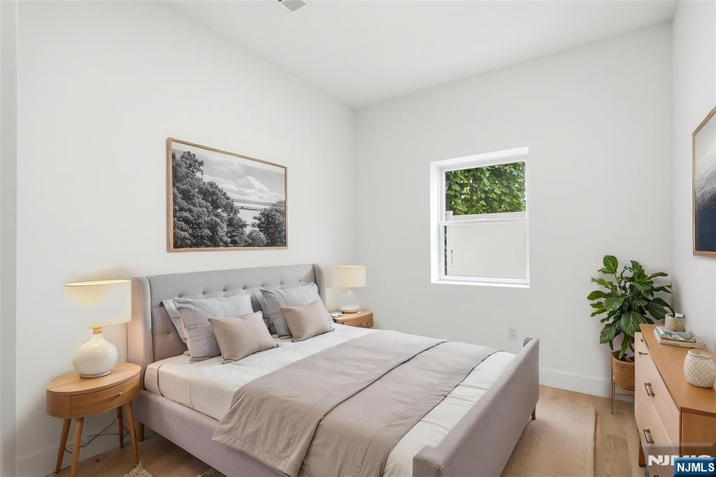 647 10th Street - Photo 5
