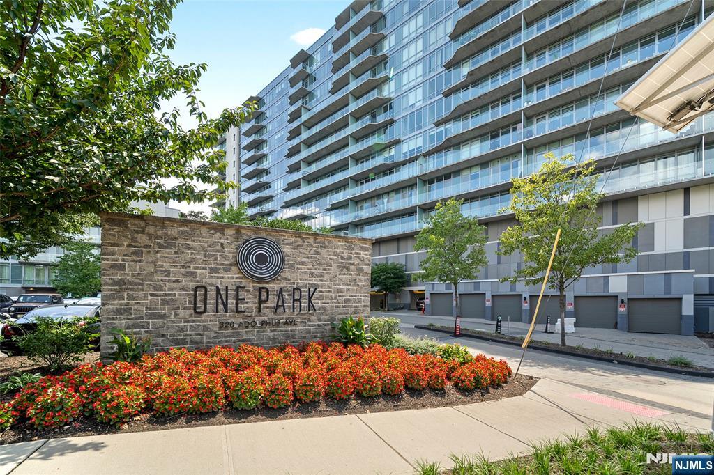 320 Adolphus Avenue 1102 - Photo 2