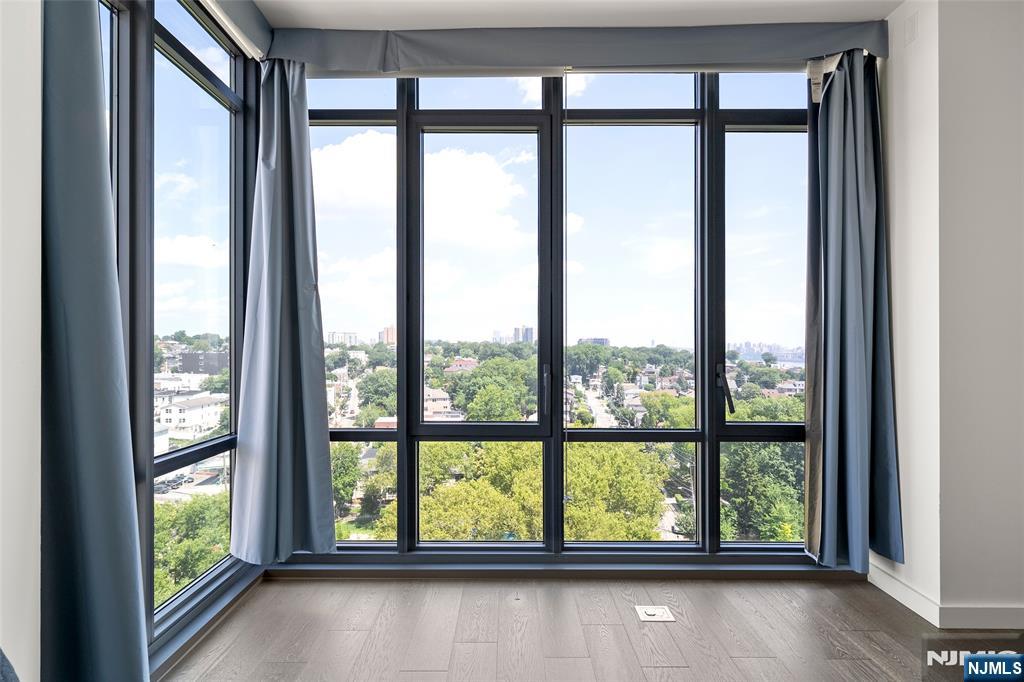 320 Adolphus Avenue #1102