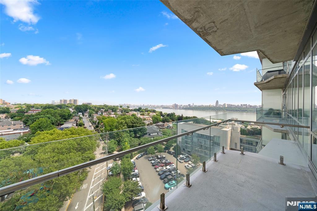 320 Adolphus Avenue #1102