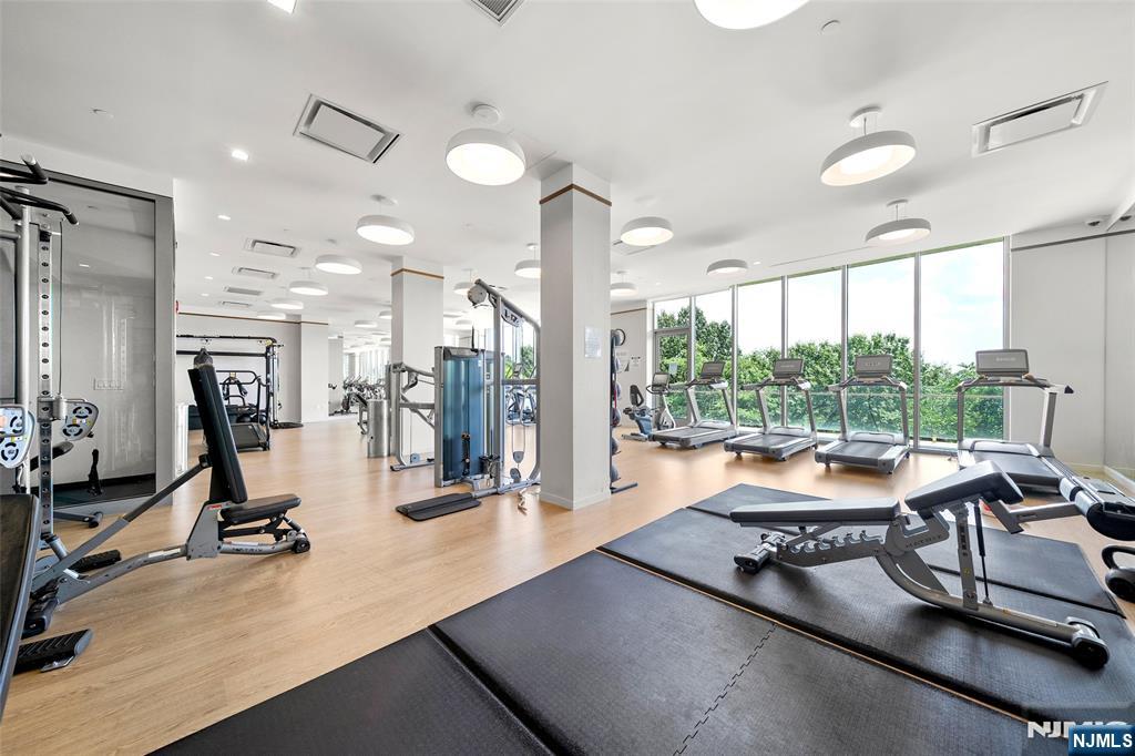320 Adolphus Avenue #1102