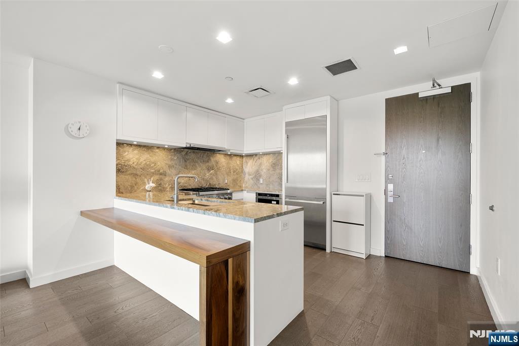 320 Adolphus Avenue 1102 - Photo 3