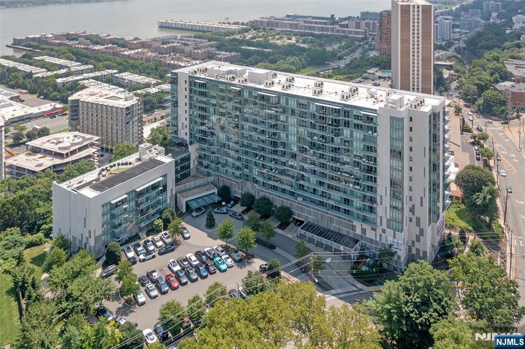 320 Adolphus Avenue #1102