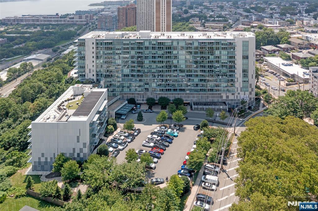320 Adolphus Avenue #1102
