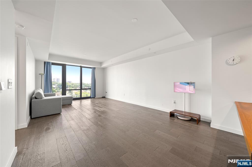 320 Adolphus Avenue #1102