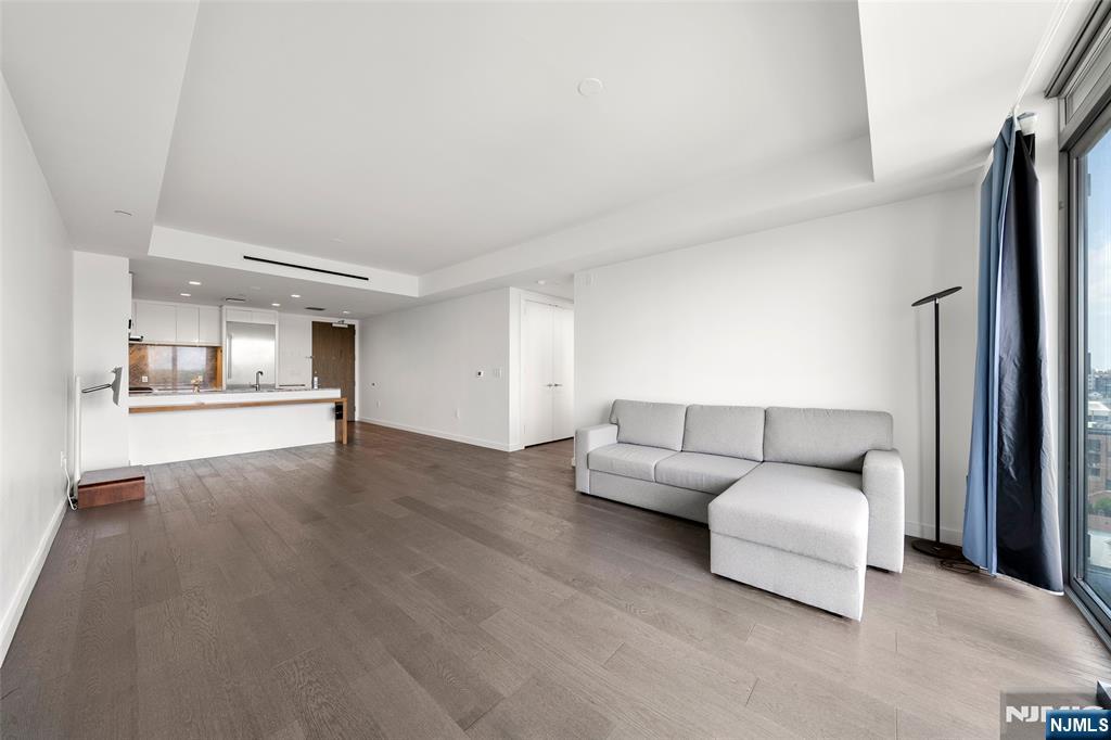 320 Adolphus Avenue #1102