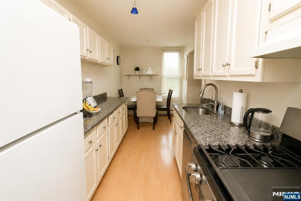 833 Main Street E - Photo 5