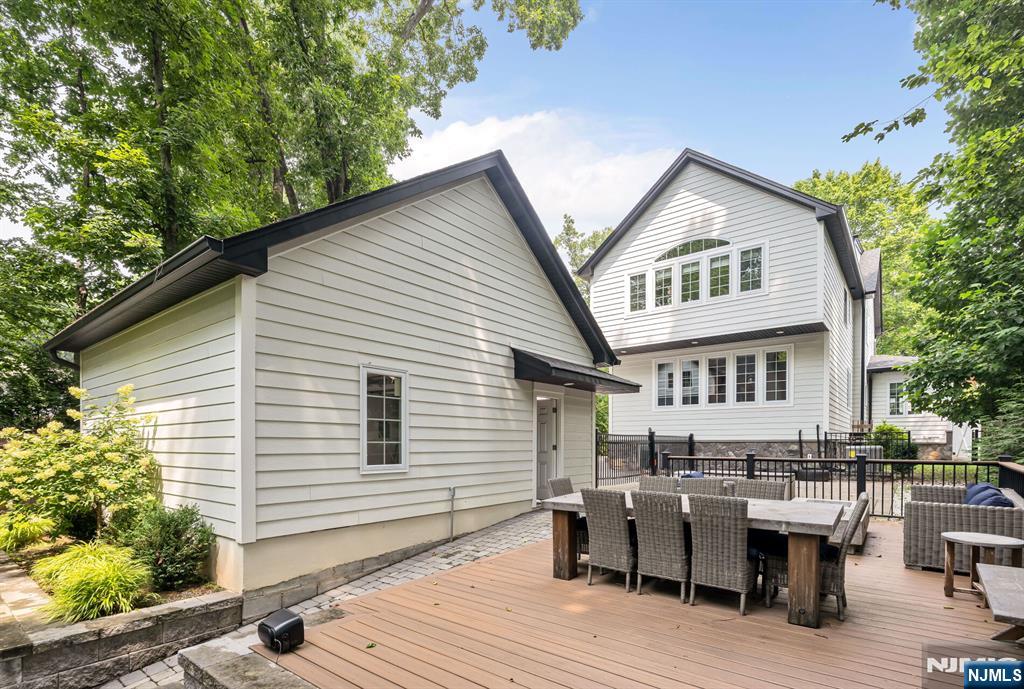 52 Bliss Avenue — photo 36