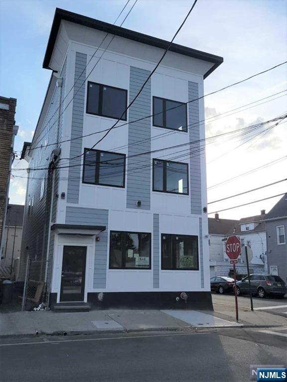 91 Jewell Street 6 - Photo 2