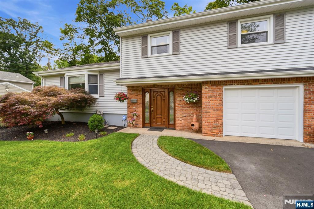 213 Alberon Drive - Photo 3