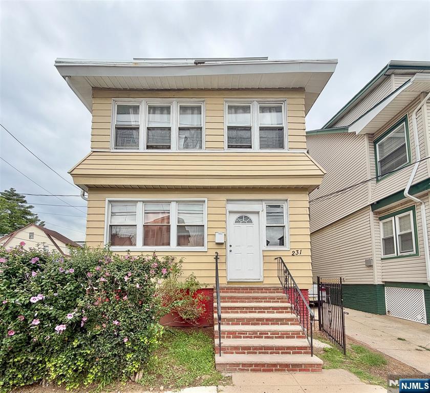 231 Myrtle Avenue - Photo 1