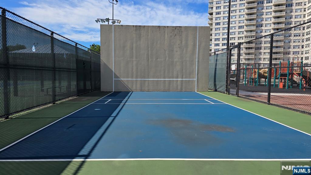 2100 Linwood Ave #23D, Fort Lee, NJ 07024
