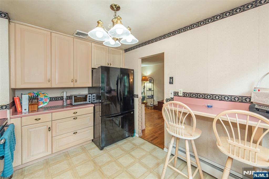 21 Hall Avenue - Photo 5