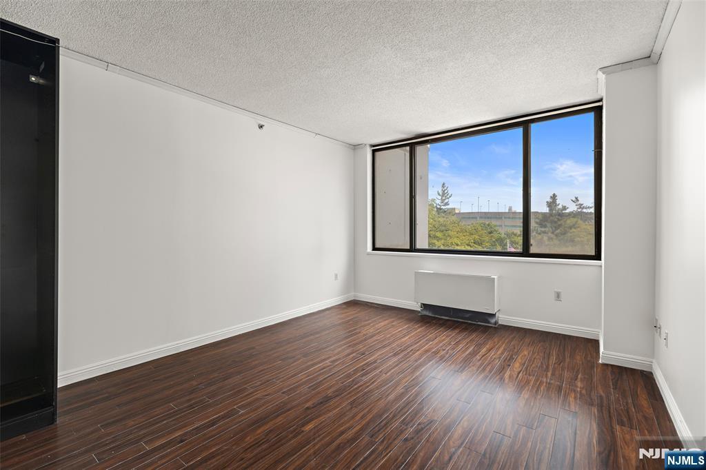 45 River Drive 415 - Photo 4