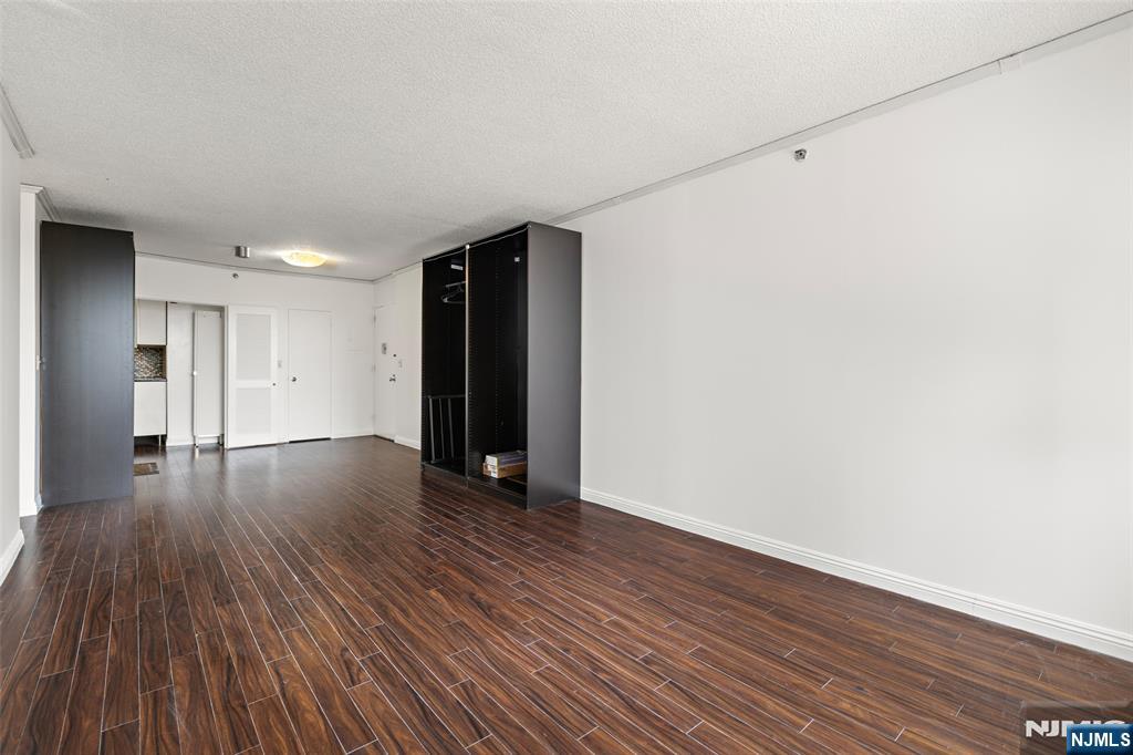 45 River Drive 415 - Photo 5
