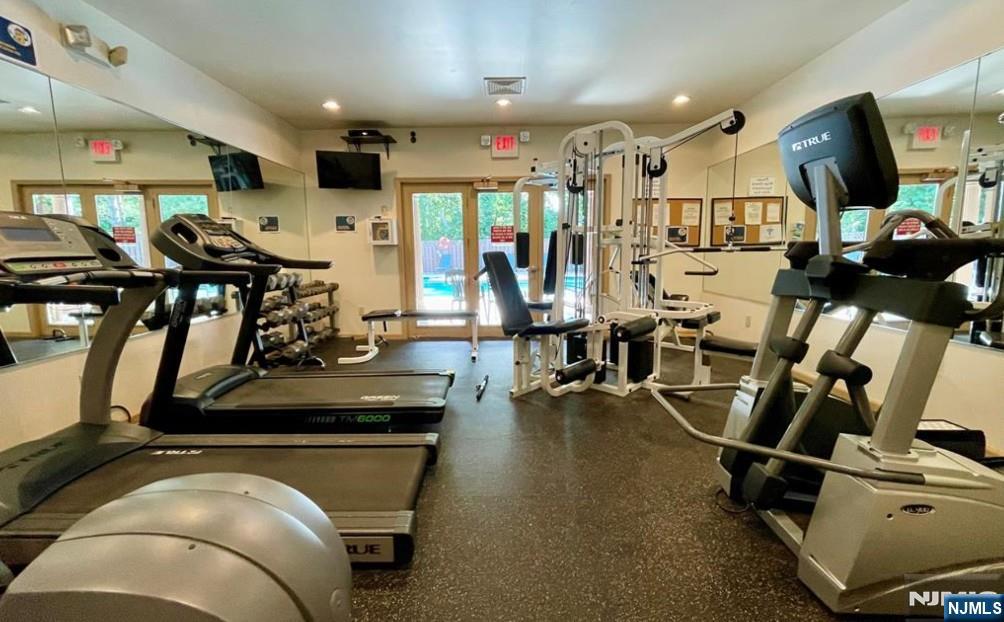 42nd image of 91 Lakeview Dr, Old Tappan, NJ 07675 | MLS# 26029770