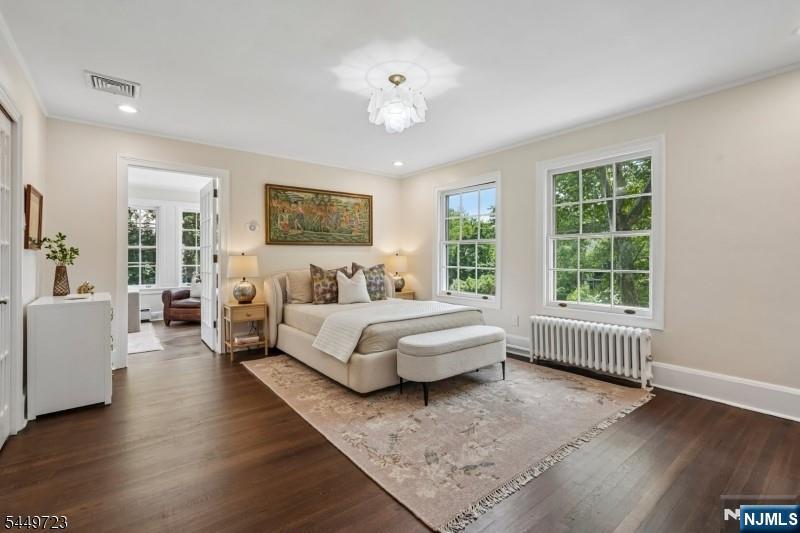 323 Montrose Avenue — photo 17