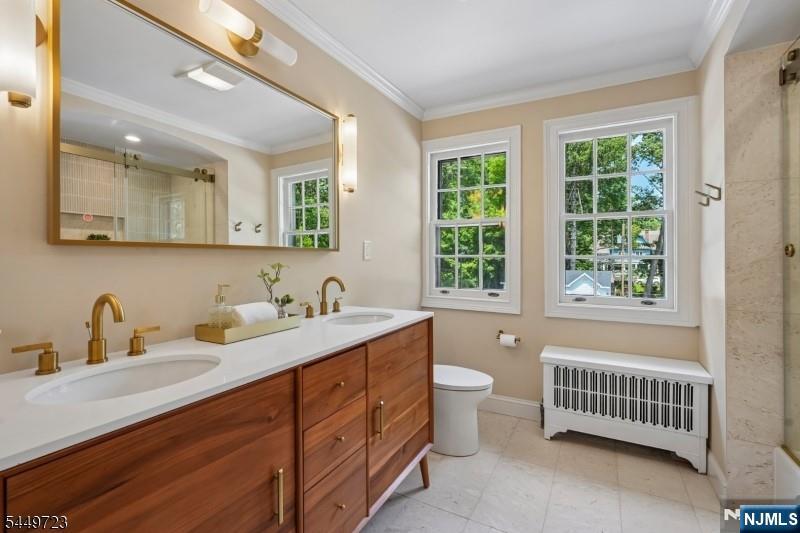 323 Montrose Avenue — photo 24