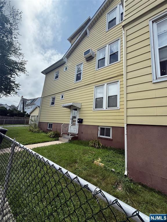 170 Laurel Avenue 3 - Photo 3