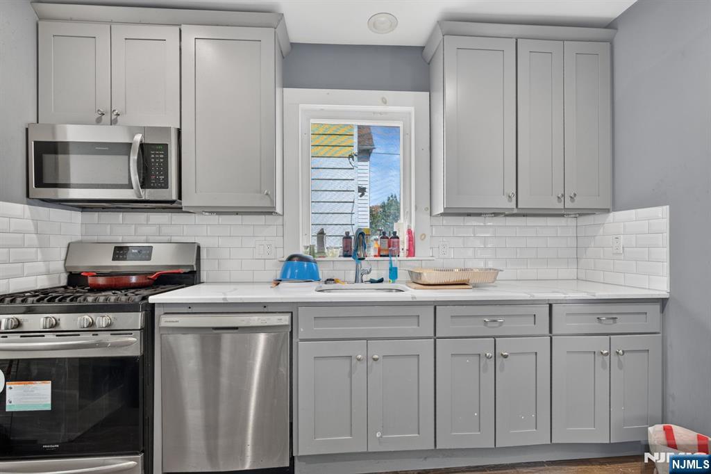 723 Jersey Avenue - Photo 1