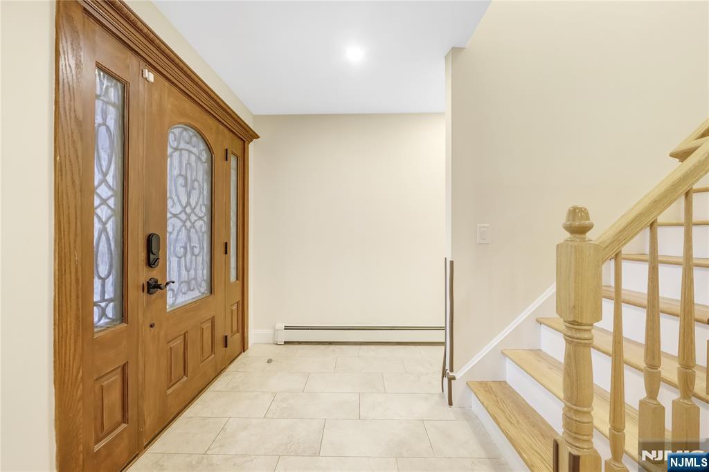 99 Lambert Place - Photo 3