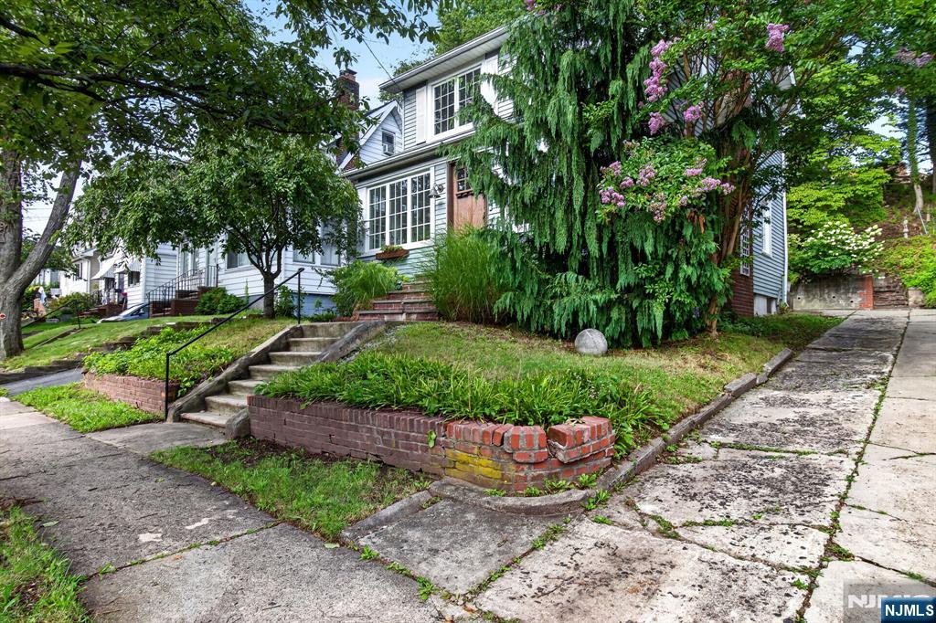 772 Broad Street - Photo 3